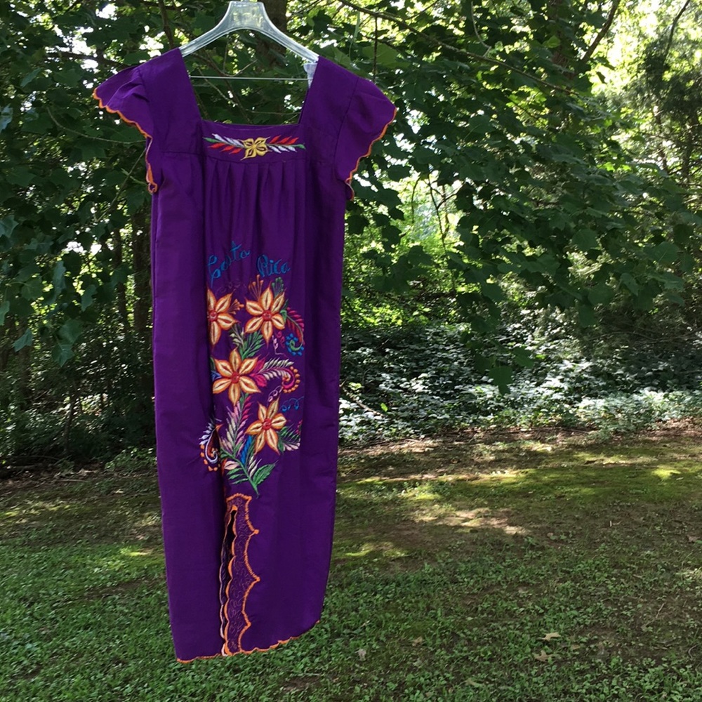 Dress from Costa Rica - Picture 6 of 8